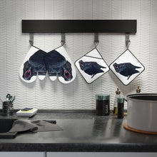 Load image into Gallery viewer, 'Sebastian' Oven Mitts & Pot Holders Set